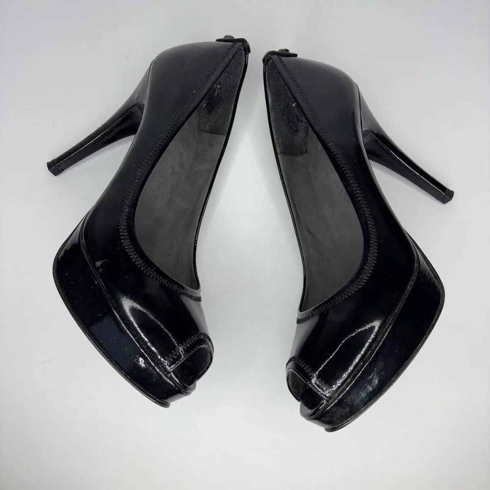 Stuart Weitzman brand stuart